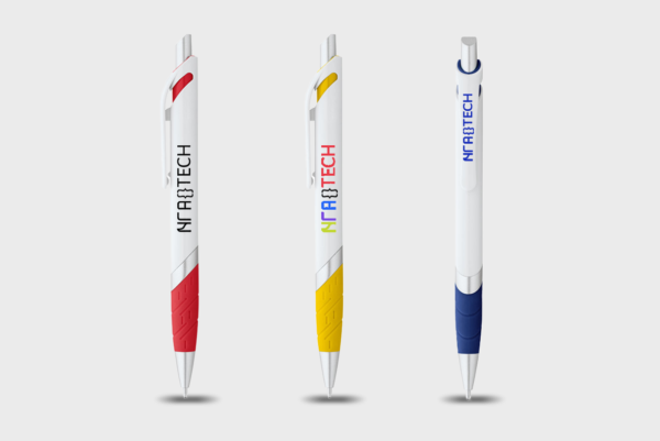 Witte pen met gekleurde grip